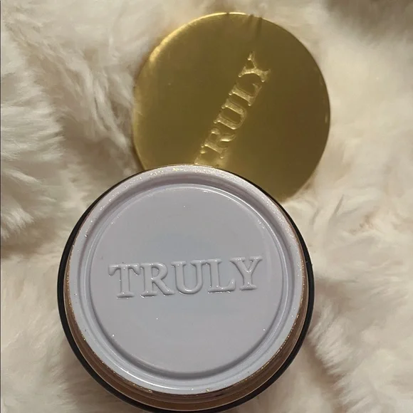 TRULY Golden Glaze Shimmer Body Butter - Picture 3 of 3
